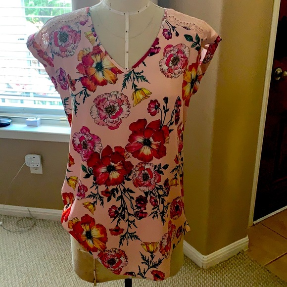 Express Floral capped short sleeve top - Picture 1 of 4